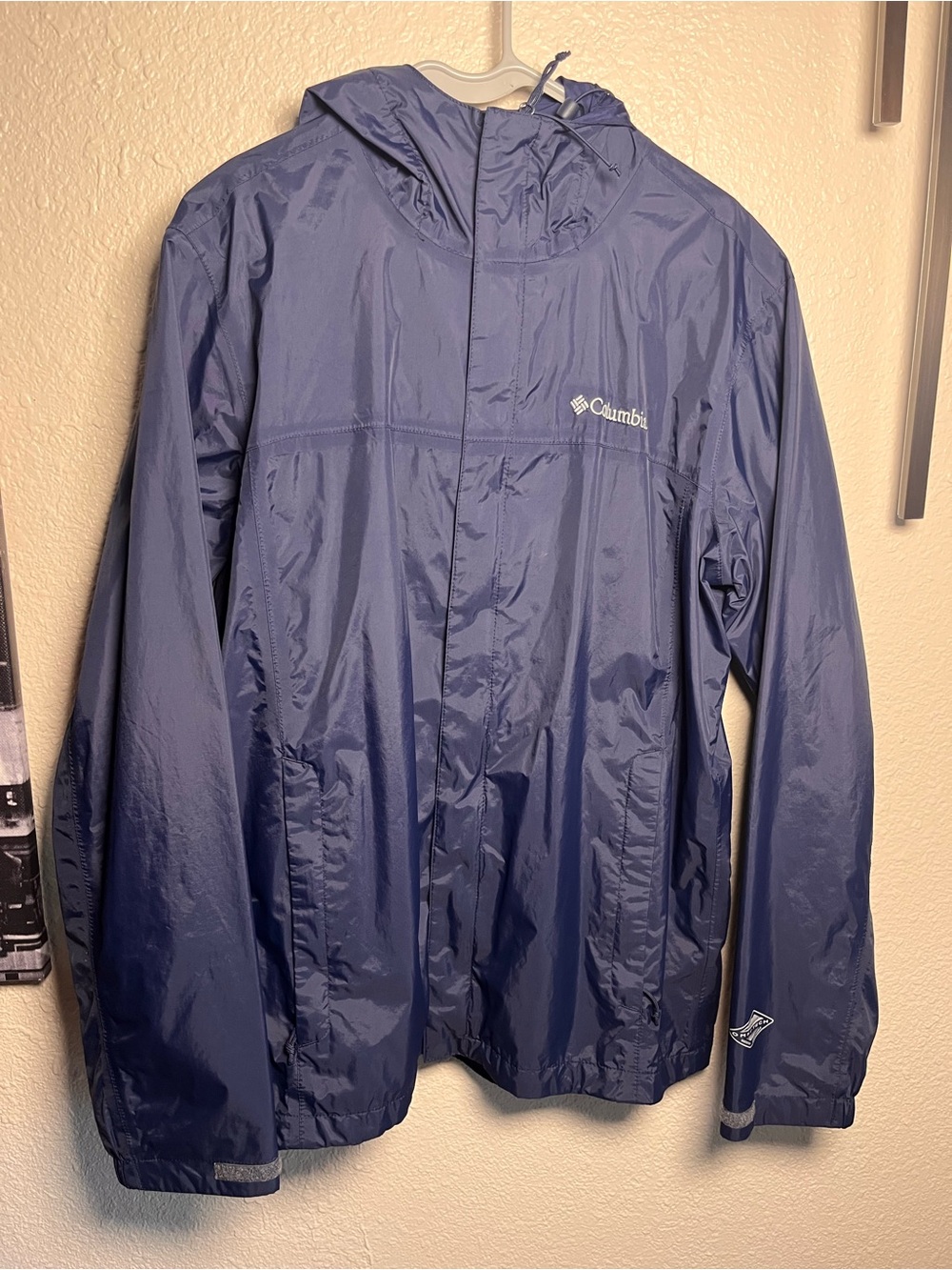 Columbia Men's Dark Blue Hooded Raincoat
